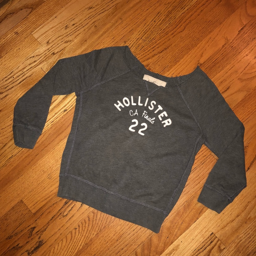 Hollister XS Cut Off Shoulder Top